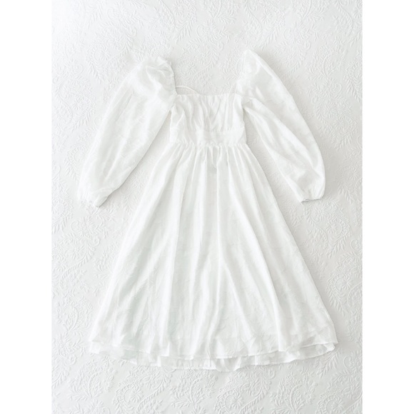 NWOT Lulus Flirtatious Nature White Floral Jacquard Lace-Up Midi Dress Small - Picture 2 of 7